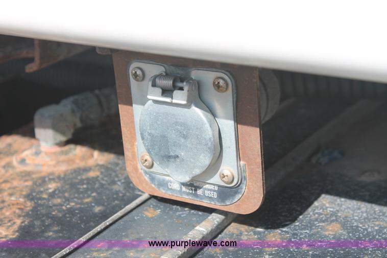 image for item I7991 2000 International 2554 dump truck