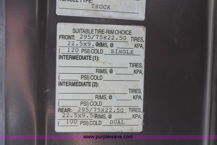 image for item I7991 2000 International 2554 dump truck