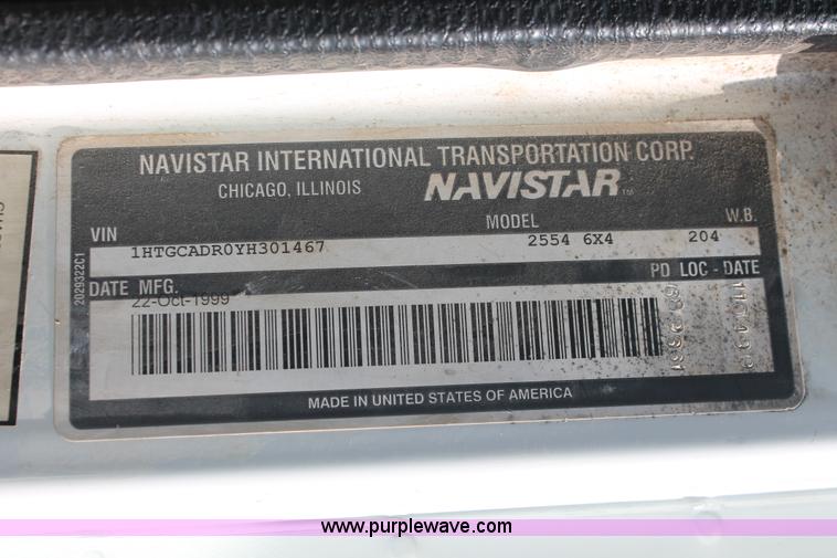 image for item I7991 2000 International 2554 dump truck