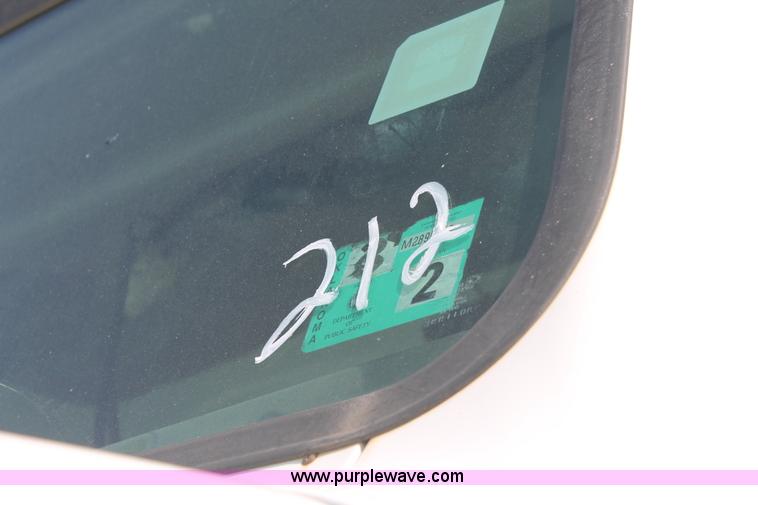 image for item I7991 2000 International 2554 dump truck