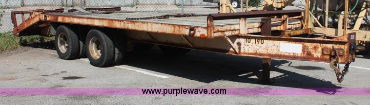 image for item I7992 1990 Starlight Equipment trailer