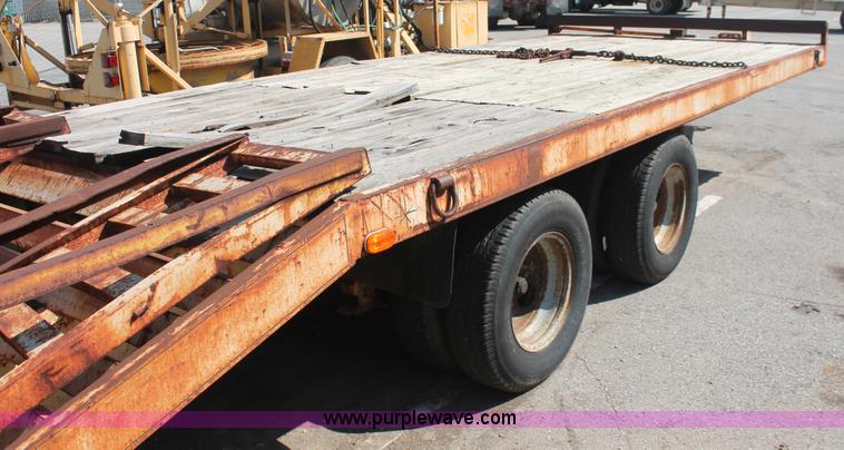 image for item I7992 1990 Starlight Equipment trailer
