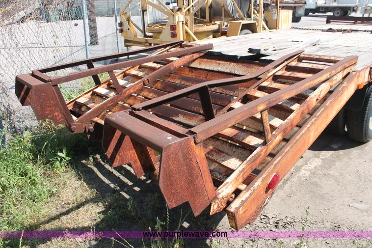 image for item I7992 1990 Starlight Equipment trailer