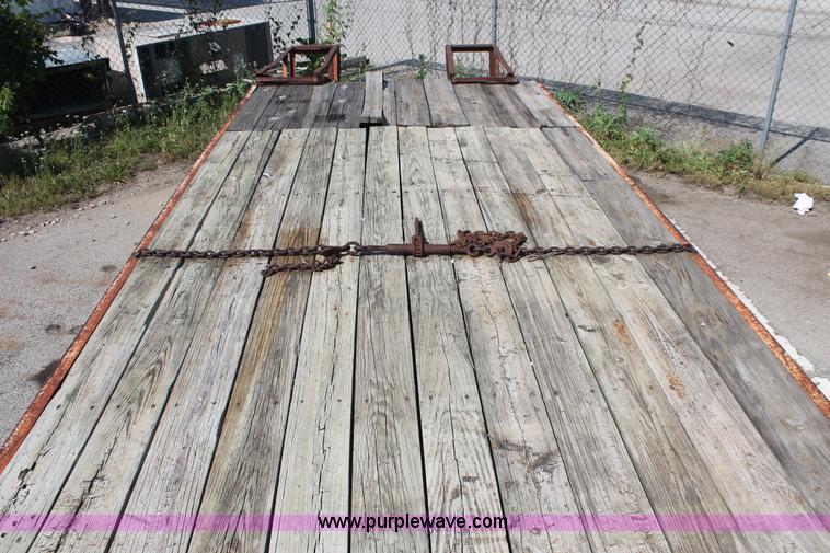 image for item I7992 1990 Starlight Equipment trailer