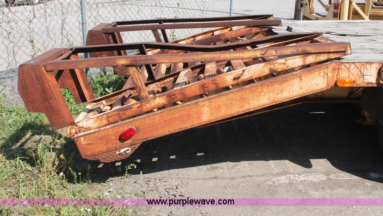 image for item I7992 1990 Starlight Equipment trailer