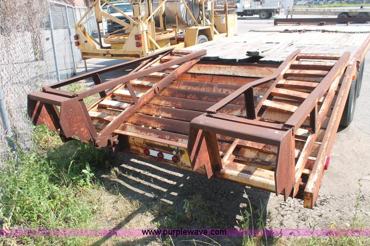 image for item I7992 1990 Starlight Equipment trailer