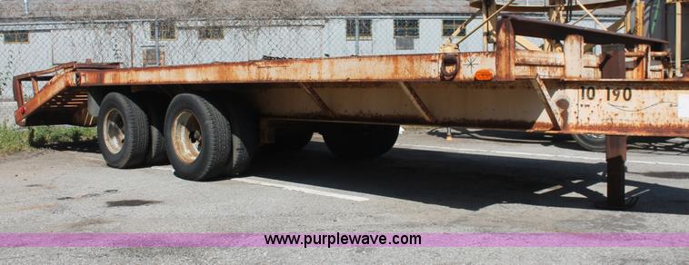 image for item I7992 1990 Starlight Equipment trailer