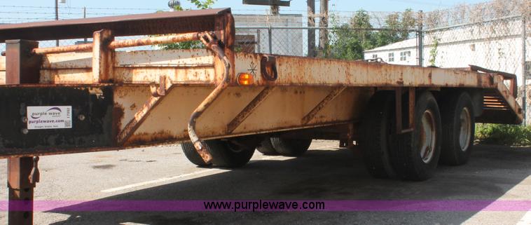 image for item I7992 1990 Starlight Equipment trailer