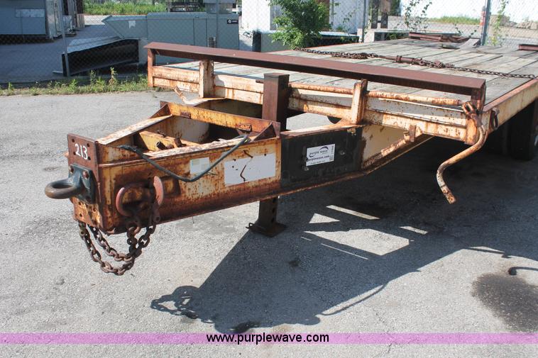 image for item I7992 1990 Starlight Equipment trailer
