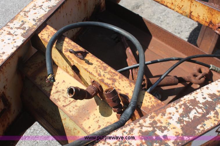 image for item I7992 1990 Starlight Equipment trailer