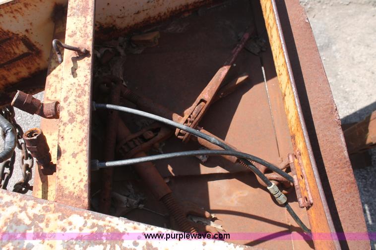 image for item I7992 1990 Starlight Equipment trailer