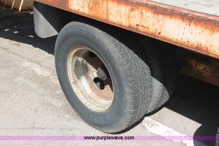 image for item I7992 1990 Starlight Equipment trailer