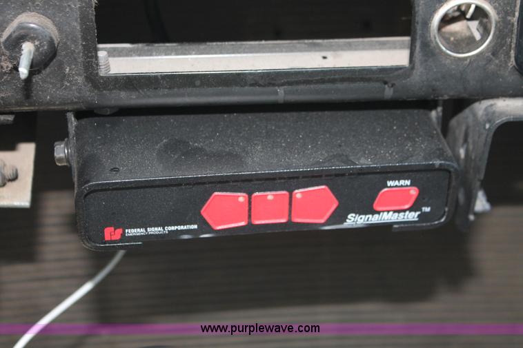 image for item I7994 1998 International 4700 low profile dump bed semi truck