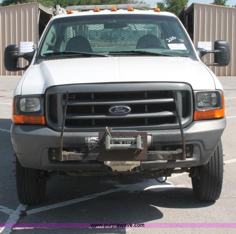 image for item I7995 1999 Ford F450 Super Duty utility truck