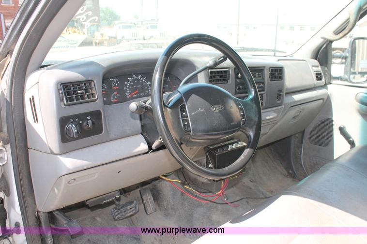 image for item I7995 1999 Ford F450 Super Duty utility truck