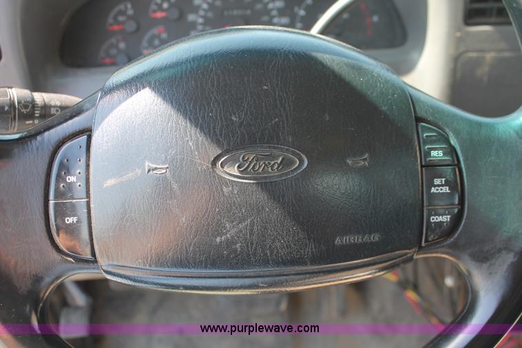 image for item I7995 1999 Ford F450 Super Duty utility truck