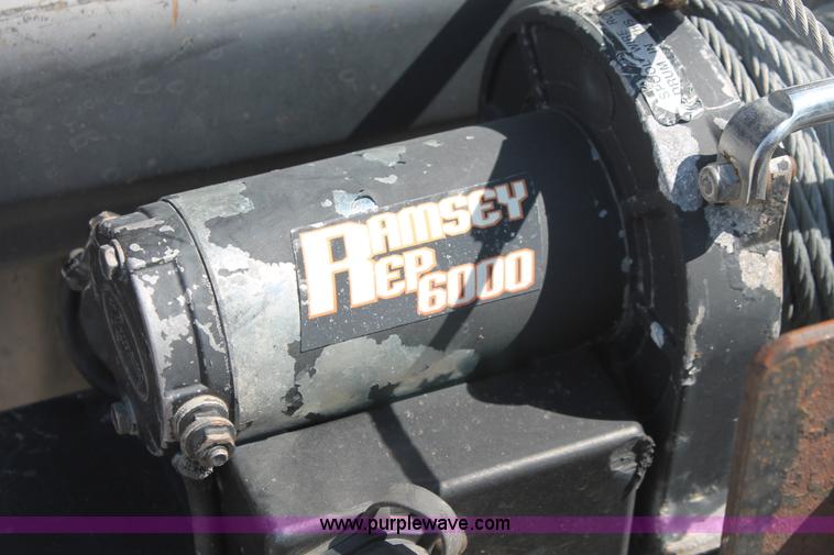 image for item I7995 1999 Ford F450 Super Duty utility truck