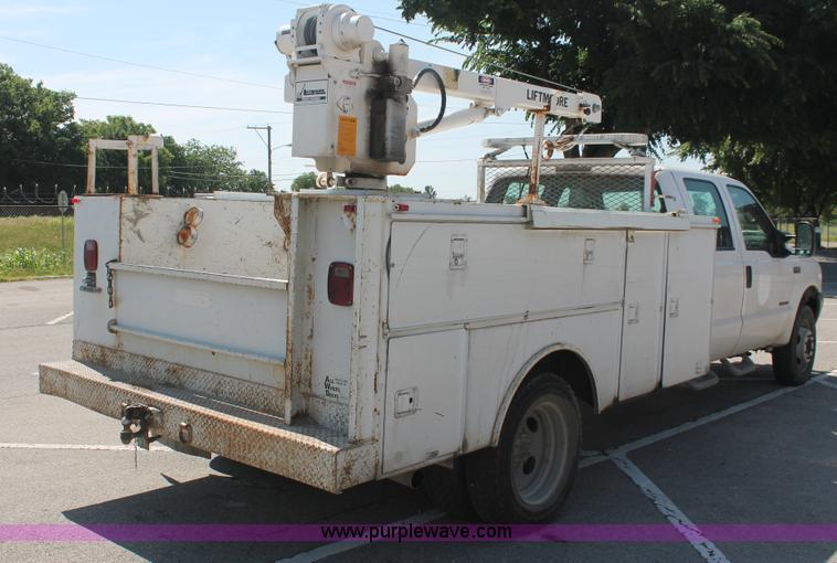 image for item I7995 1999 Ford F450 Super Duty utility truck