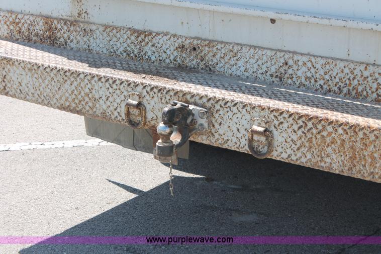 image for item I7995 1999 Ford F450 Super Duty utility truck