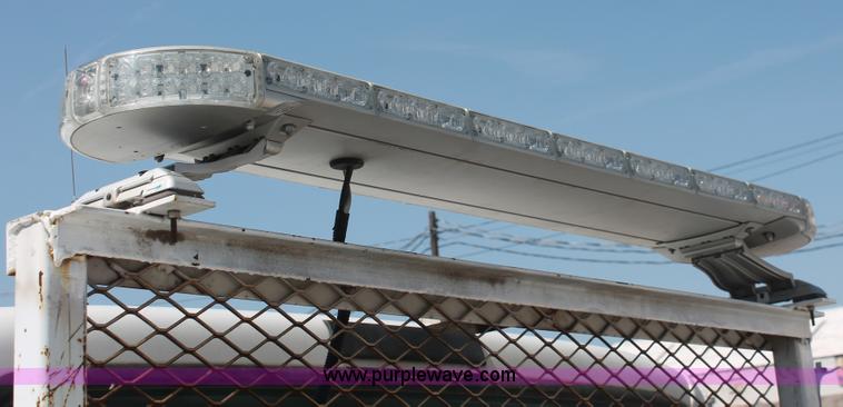 image for item I7995 1999 Ford F450 Super Duty utility truck