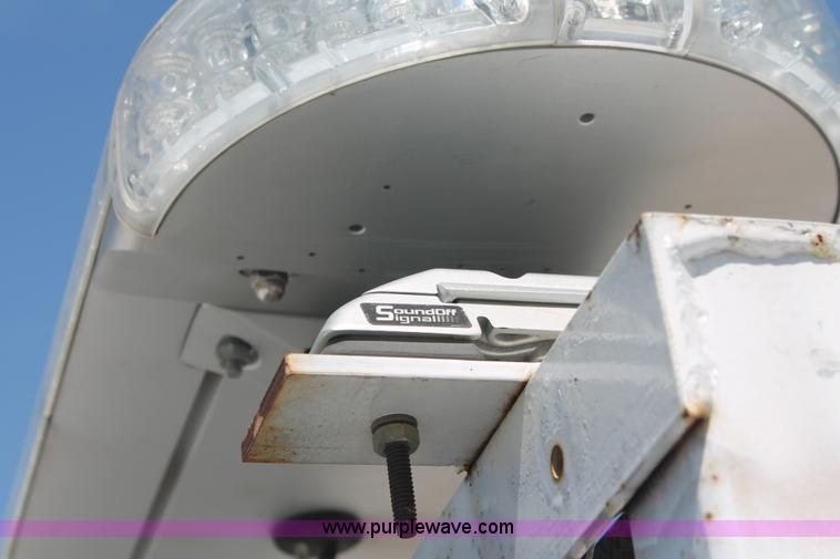 image for item I7995 1999 Ford F450 Super Duty utility truck