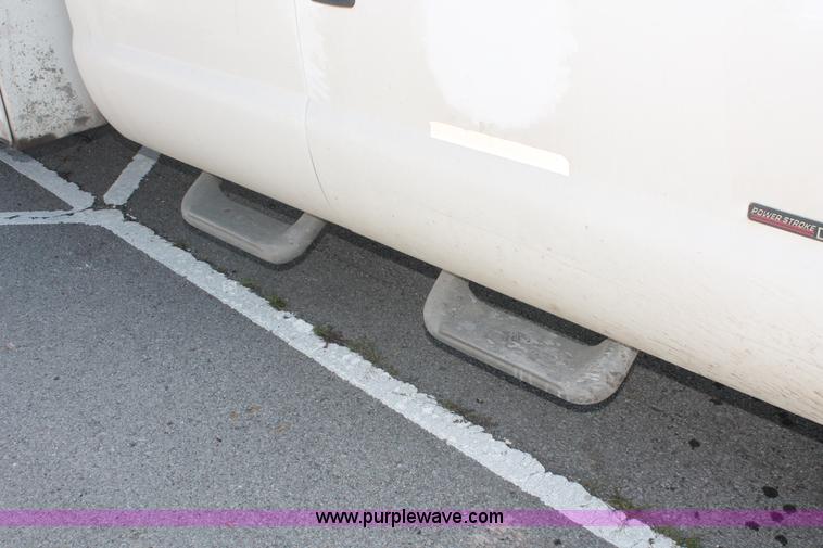 image for item I7995 1999 Ford F450 Super Duty utility truck