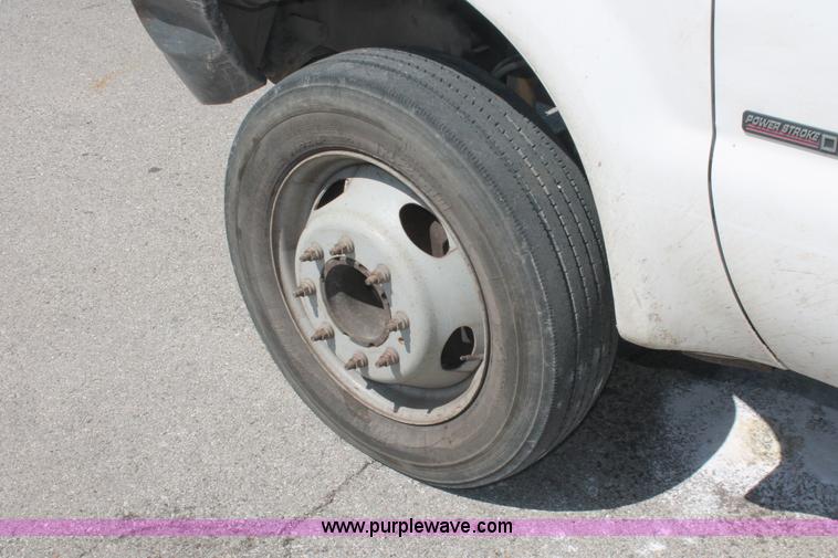 image for item I7995 1999 Ford F450 Super Duty utility truck