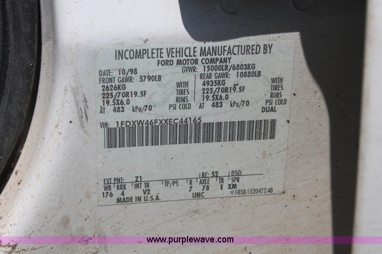 image for item I7995 1999 Ford F450 Super Duty utility truck