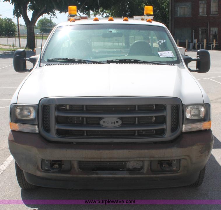 image for item I7996 2002 Ford F350  XL Super Duty utility truck