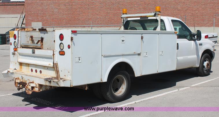 image for item I7996 2002 Ford F350  XL Super Duty utility truck