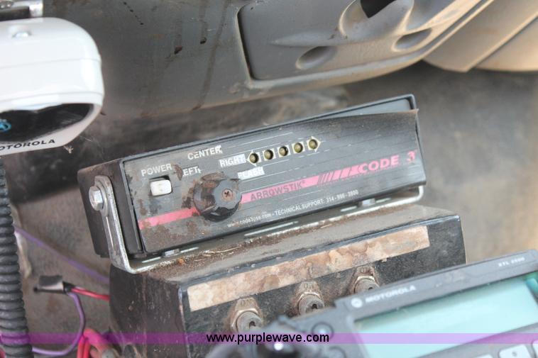 image for item I7996 2002 Ford F350  XL Super Duty utility truck