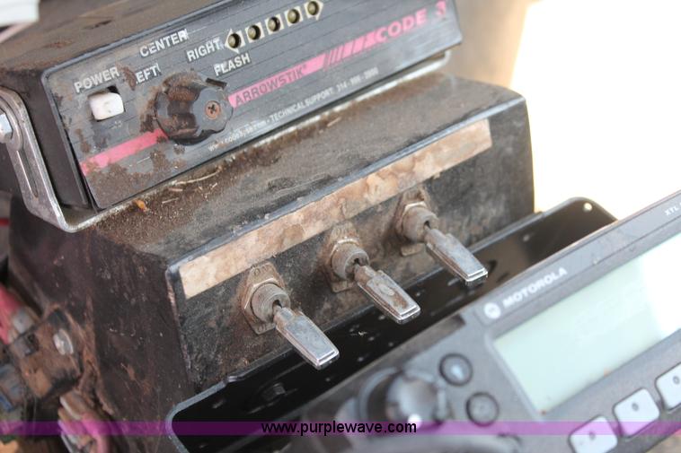 image for item I7996 2002 Ford F350  XL Super Duty utility truck