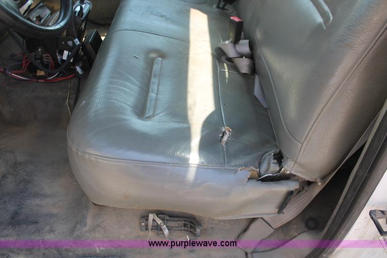 image for item I7996 2002 Ford F350  XL Super Duty utility truck