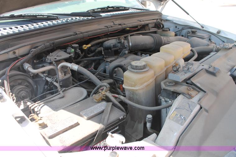 image for item I7996 2002 Ford F350  XL Super Duty utility truck