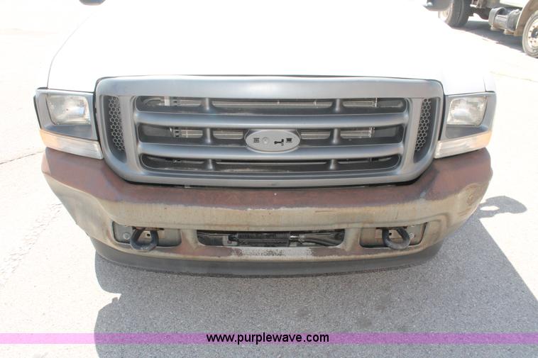 image for item I7996 2002 Ford F350  XL Super Duty utility truck