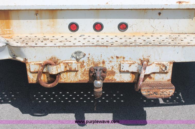 image for item I7996 2002 Ford F350  XL Super Duty utility truck