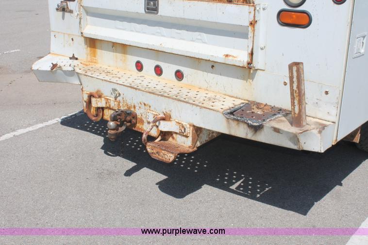 image for item I7996 2002 Ford F350  XL Super Duty utility truck