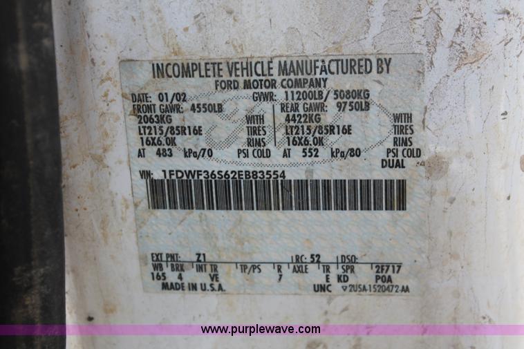 image for item I7996 2002 Ford F350  XL Super Duty utility truck