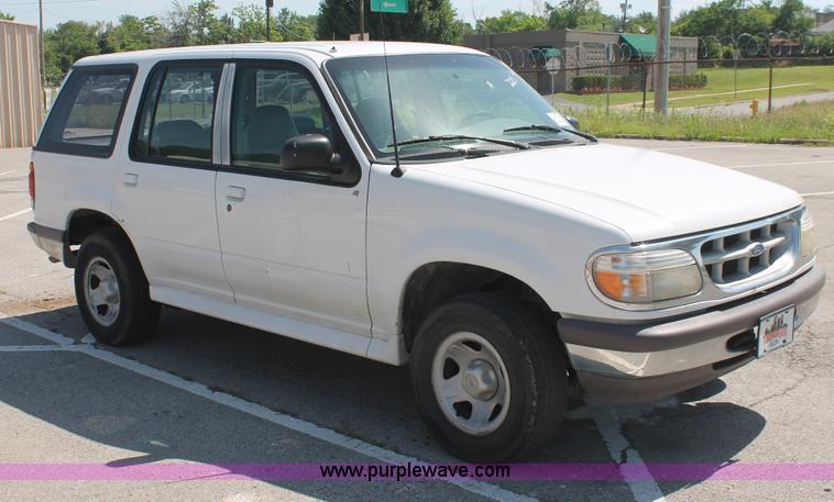 image for item I7997 1997 Ford Explorer SUV