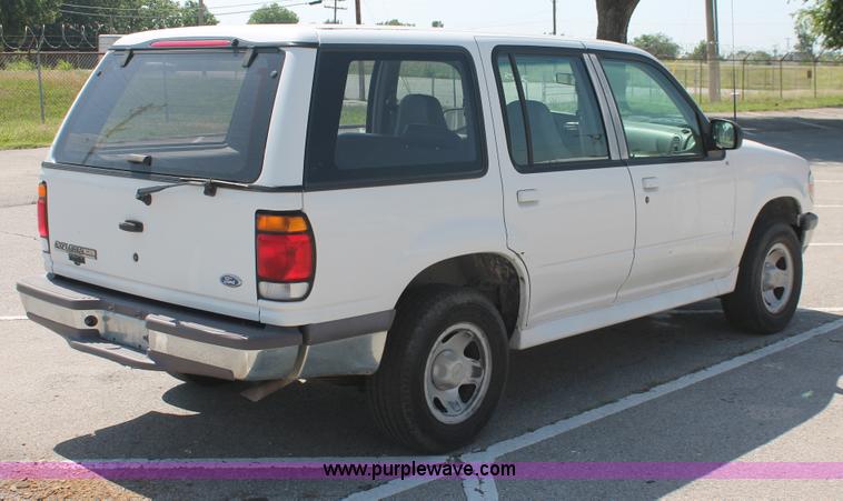 image for item I7997 1997 Ford Explorer SUV