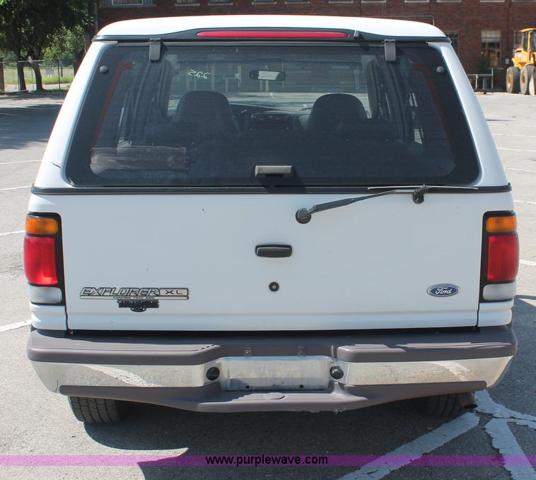 image for item I7997 1997 Ford Explorer SUV