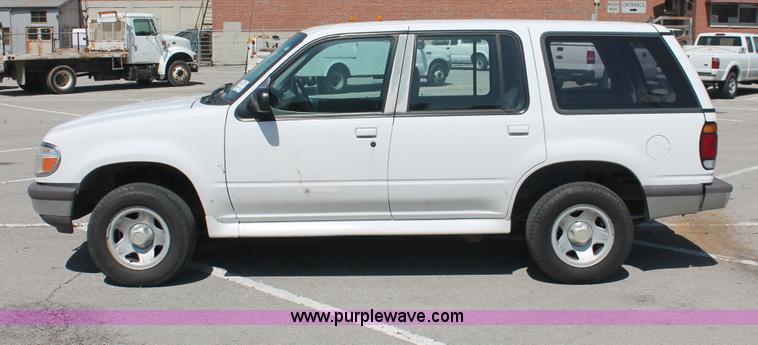 image for item I7997 1997 Ford Explorer SUV