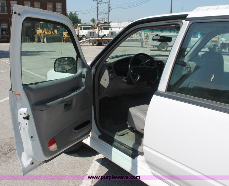 image for item I7997 1997 Ford Explorer SUV