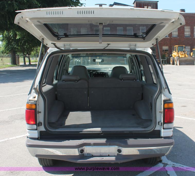 image for item I7997 1997 Ford Explorer SUV
