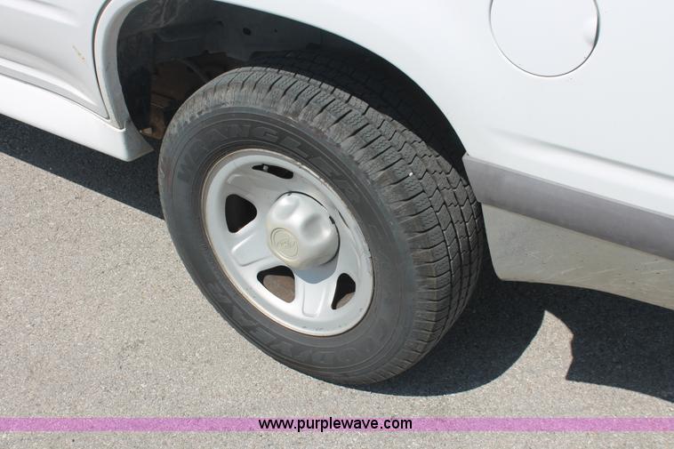 image for item I7997 1997 Ford Explorer SUV