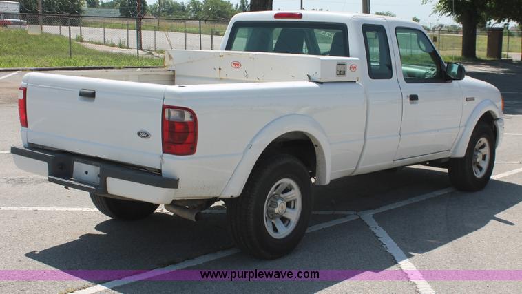 image for item I7999 2004 Ford Ranger XL SuperCab pickup truck