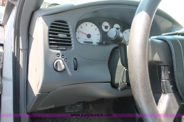 image for item I7999 2004 Ford Ranger XL SuperCab pickup truck