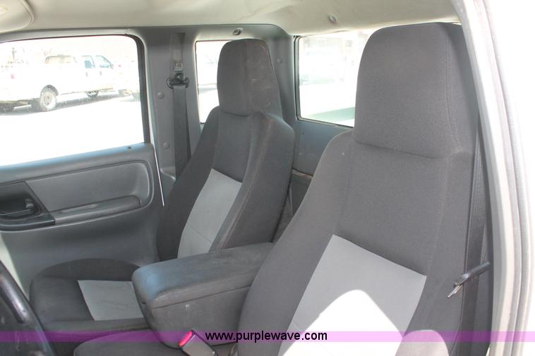 image for item I7999 2004 Ford Ranger XL SuperCab pickup truck