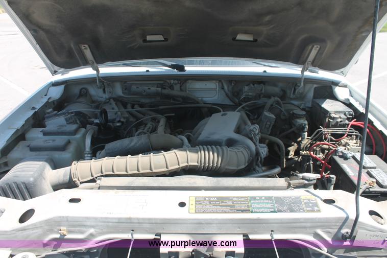 image for item I7999 2004 Ford Ranger XL SuperCab pickup truck