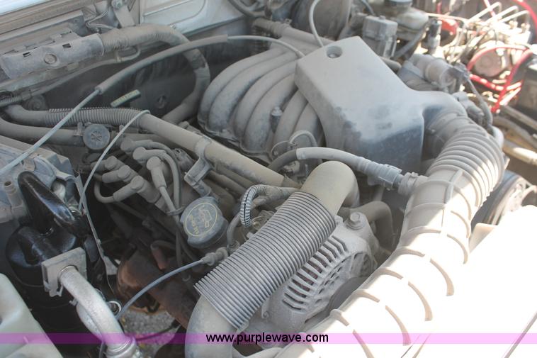 image for item I7999 2004 Ford Ranger XL SuperCab pickup truck